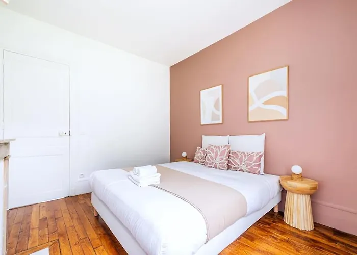 Apartament Grand Chaleureux A Puteaux